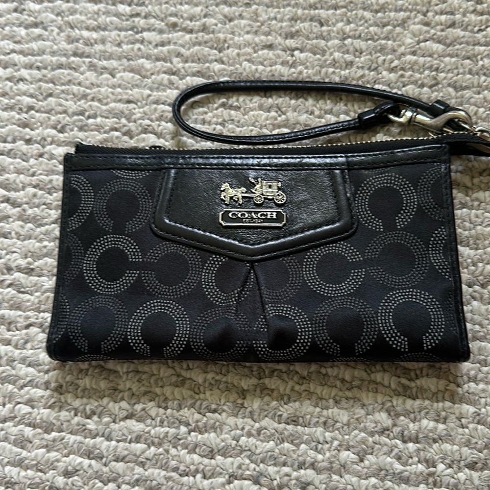 Coach wristlet wallet
